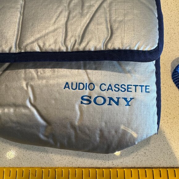 VINTAGE SONY CASSETTE HOLDER SILVER BLUE - Picture 5 of 7